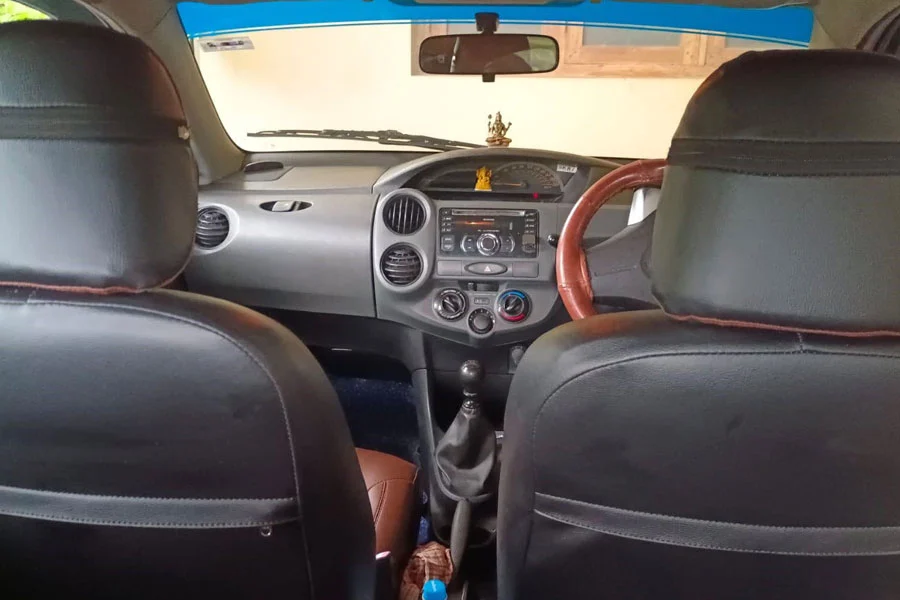 toyota-etios-interior