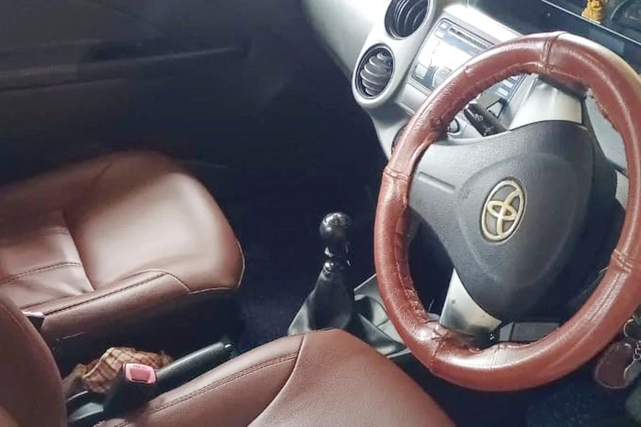 toyota-etios-interior